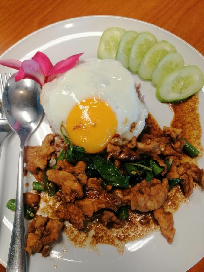 Aekkalukthai Hostel 罗勇 外观 照片