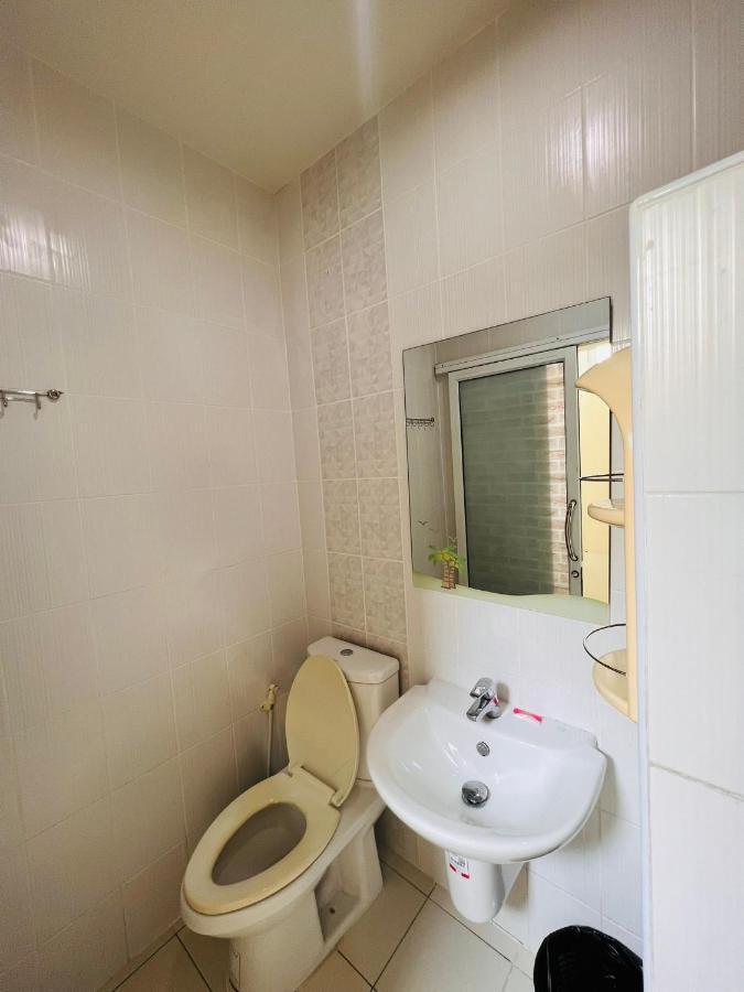 Aekkalukthai Hostel 罗勇 外观 照片