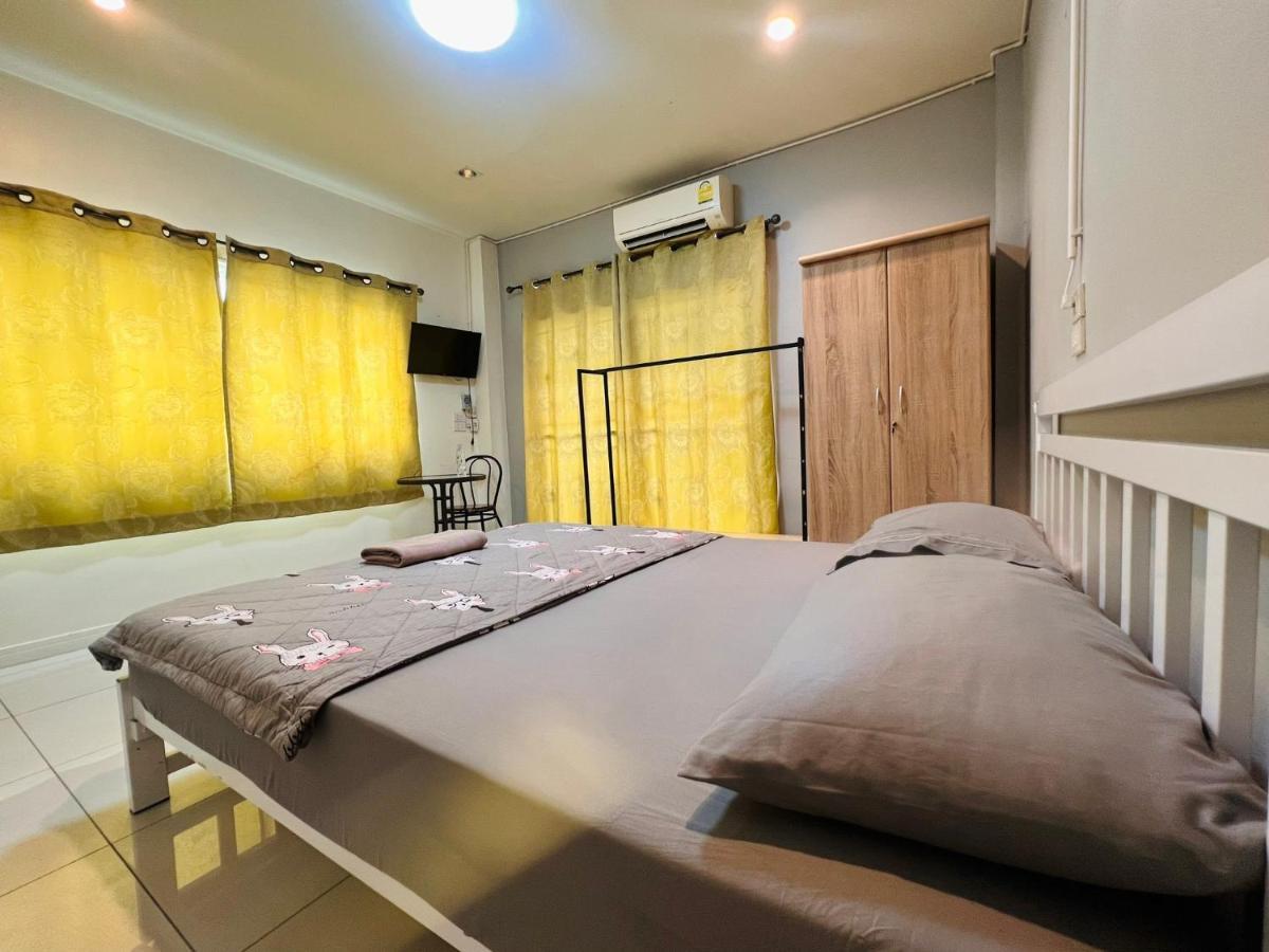 Aekkalukthai Hostel 罗勇 外观 照片