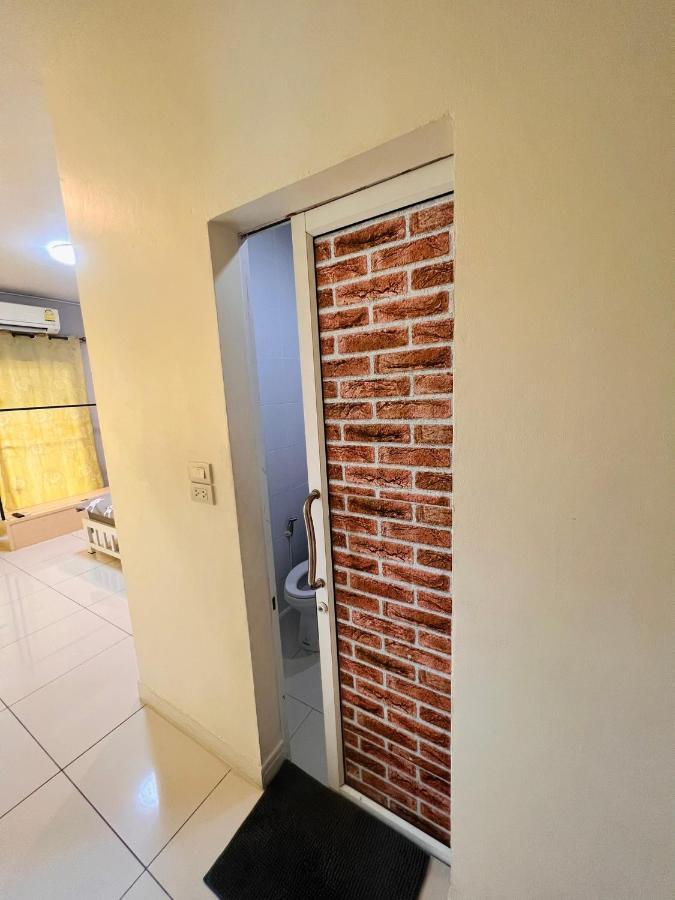 Aekkalukthai Hostel 罗勇 外观 照片