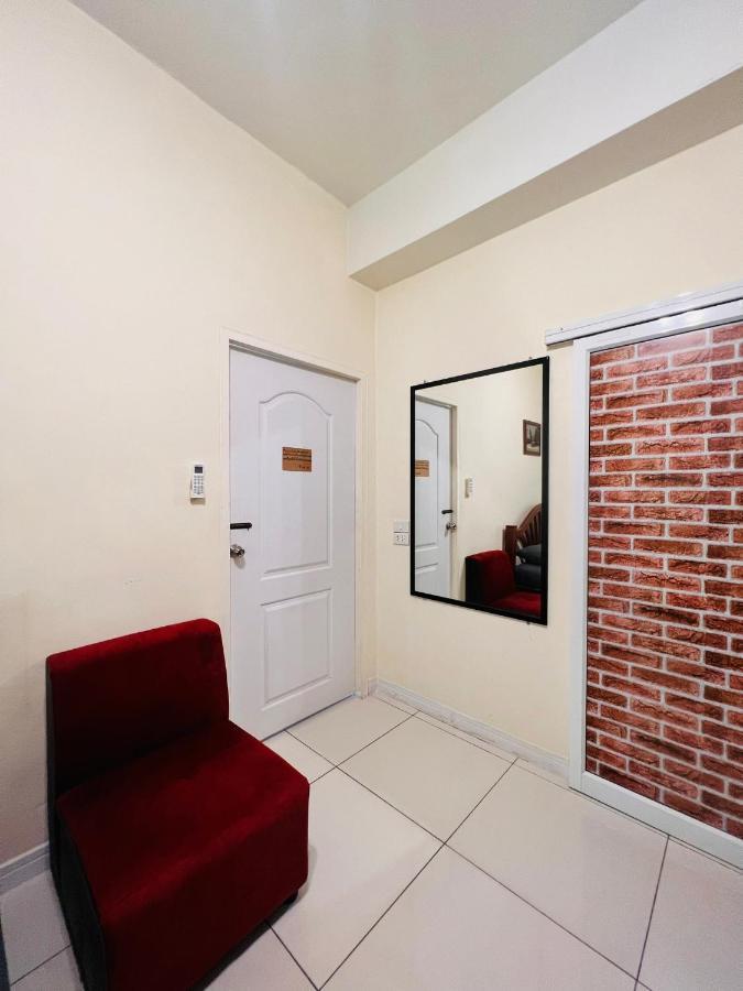 Aekkalukthai Hostel 罗勇 外观 照片