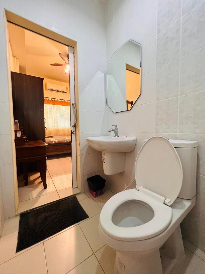 Aekkalukthai Hostel 罗勇 外观 照片